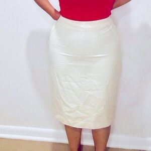 Beautiful pencil skirt, brand new, never used